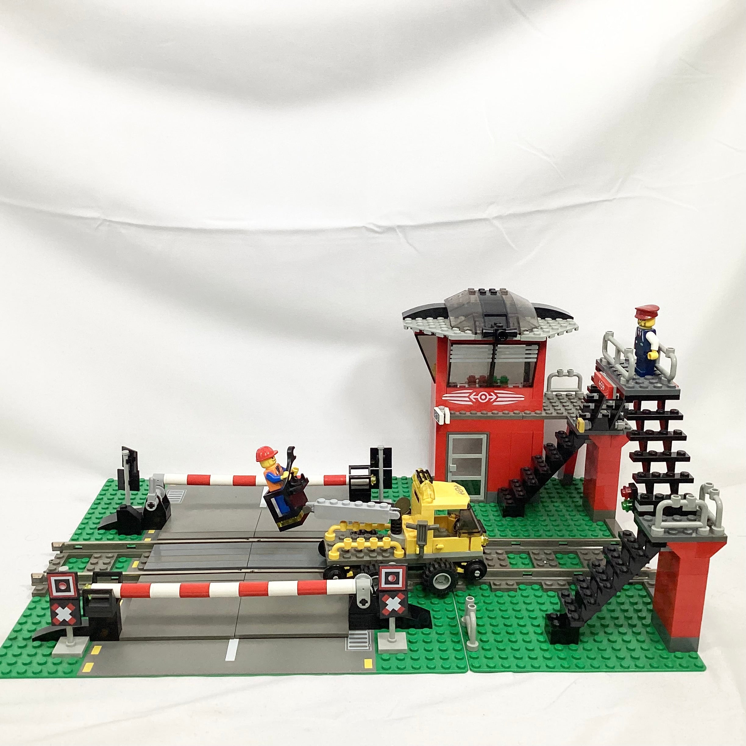 c188 c192セット 10128 Train Level Crossing (Pre-Owned Excellent)