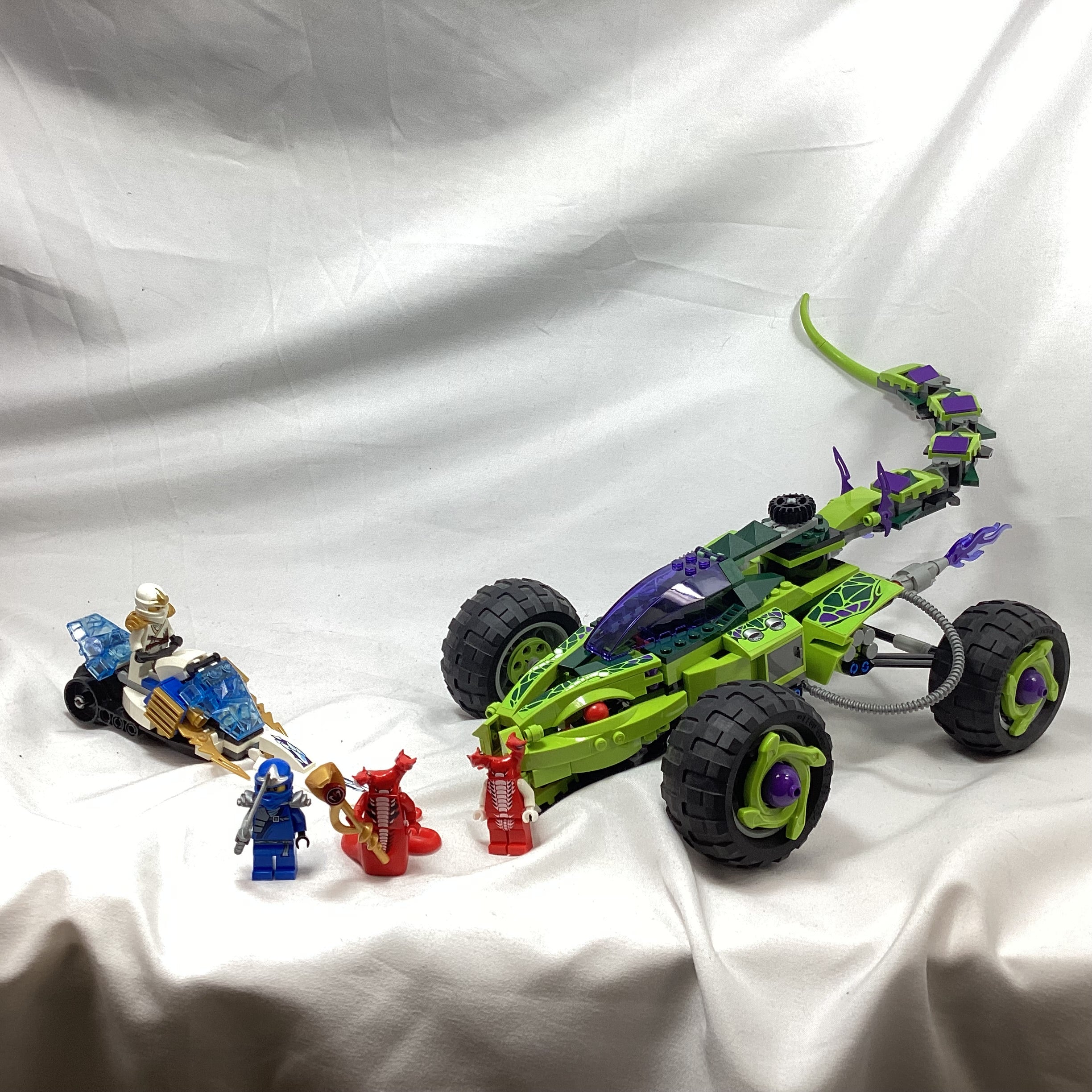 9445-1 Fangpyre Truck Ambush (Pre-Owned Excellent) 9445-1 Fangpyre Truck Ambush (Pre-Owned Excellent)