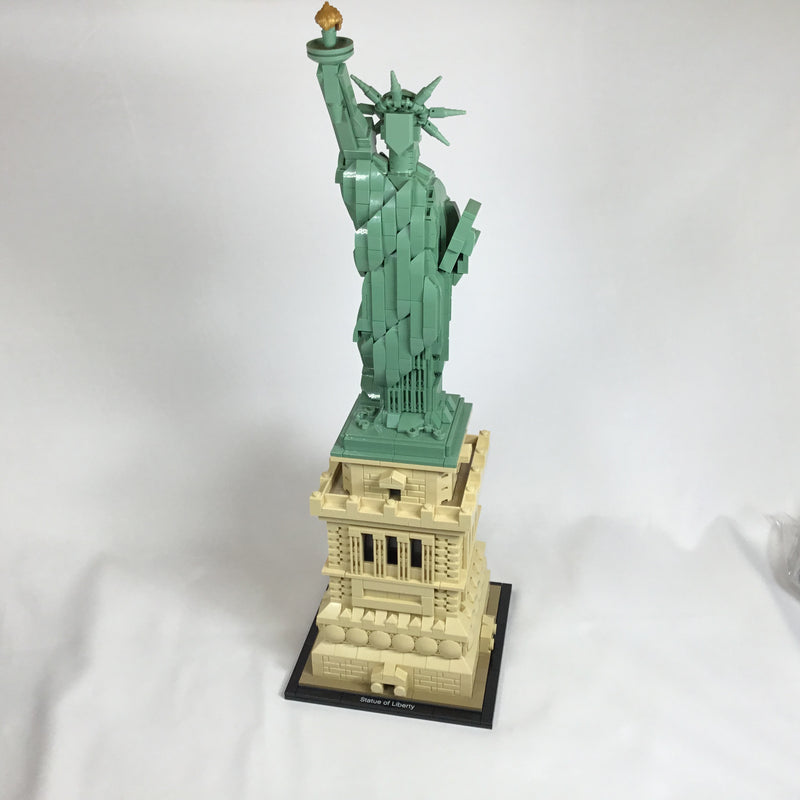 21042 Statue of Liberty (Pre-Owned)