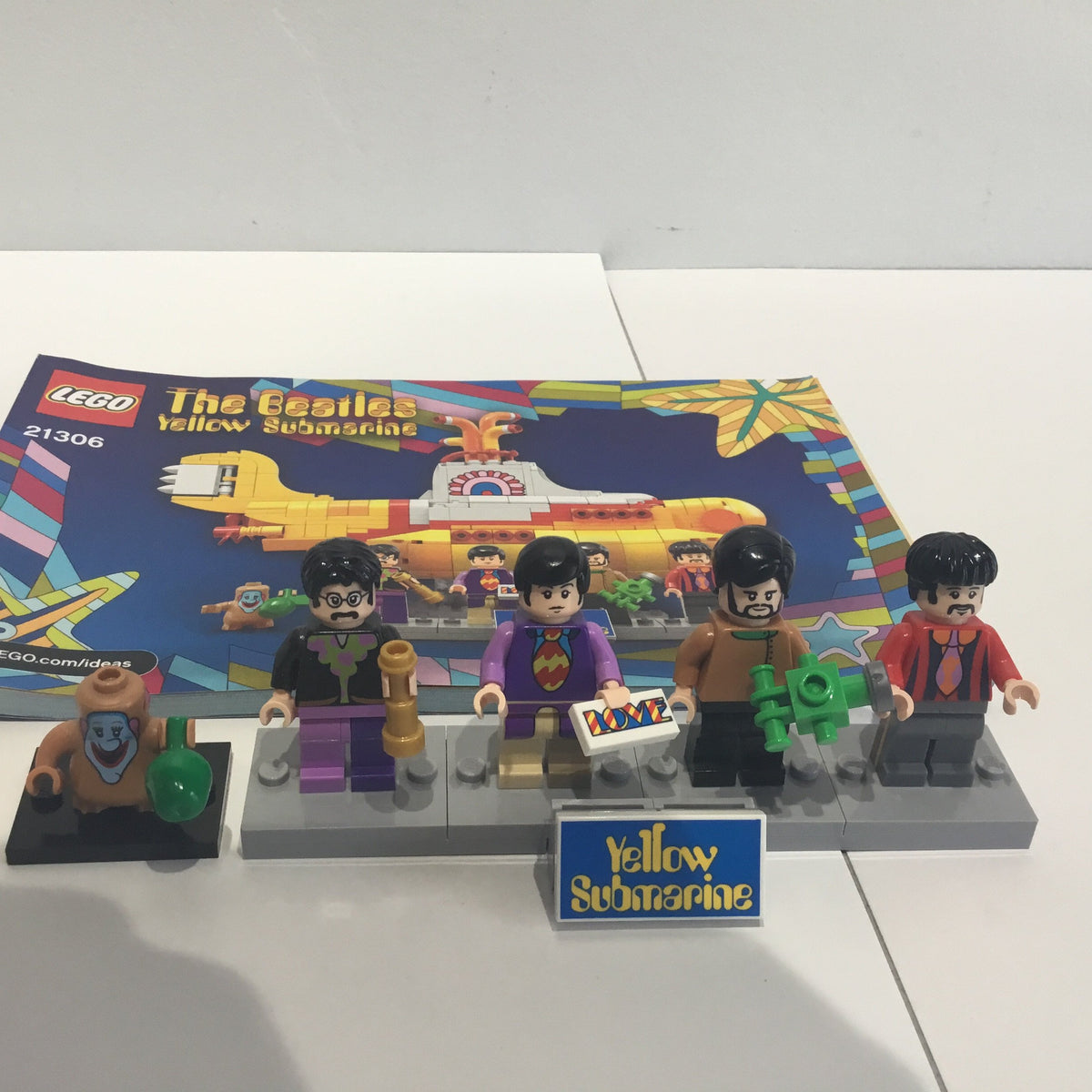 21306 The Beatles Yellow Submarine (Pre-Owned)1