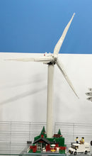 10268 Vestas Wind Turbine (Pre-Owned) - Some Sun Damage
