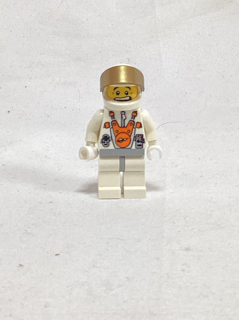 MM011 Mars Mission Astronaut with Helmet and Dual Sided Head (Pre-Owned)