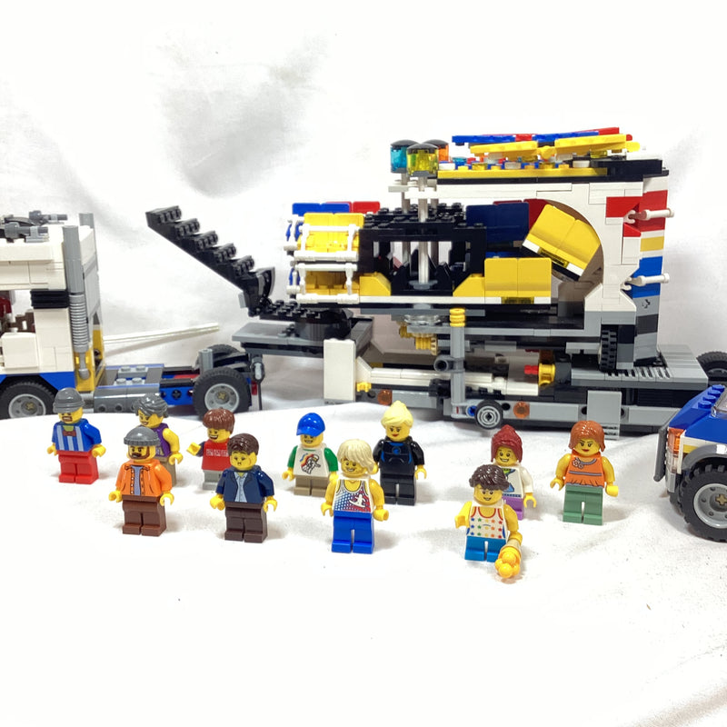 10244 Fairground Mixer (Missing one town minifigure) (Pre-Owned)