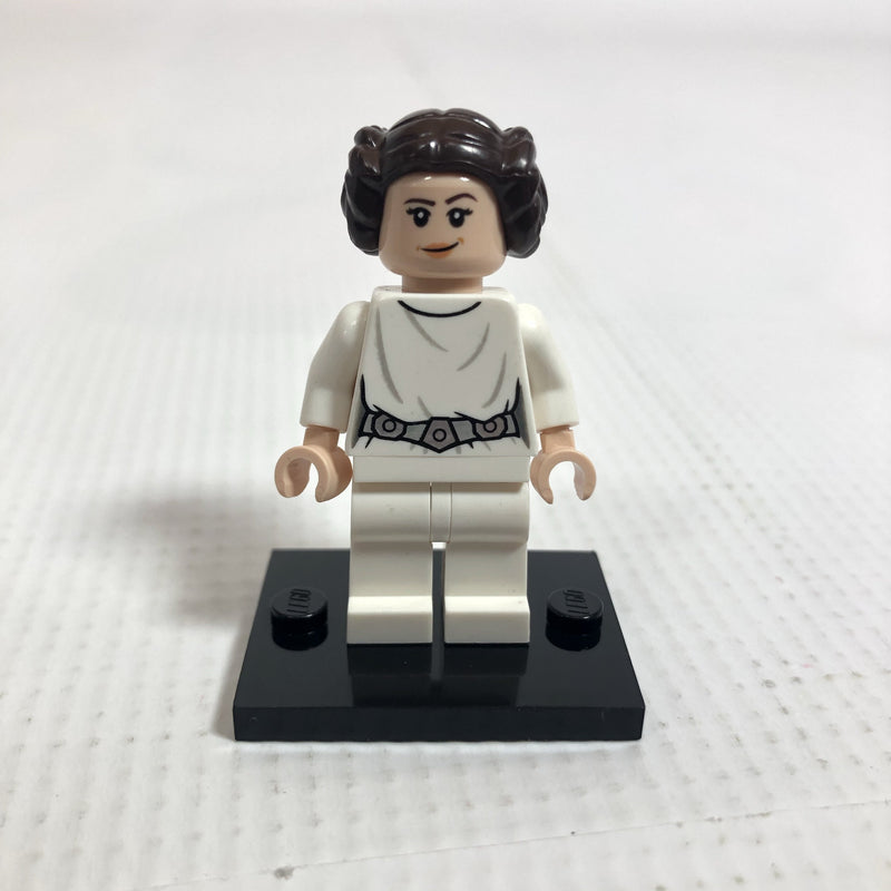 SW0994 Princess Leia (White Dress, Detailed Belt, Crooked Smile)