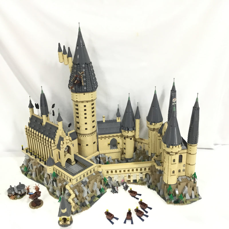 71043 Hogwarts Castle (No Minifigures) (Pre-Owned)