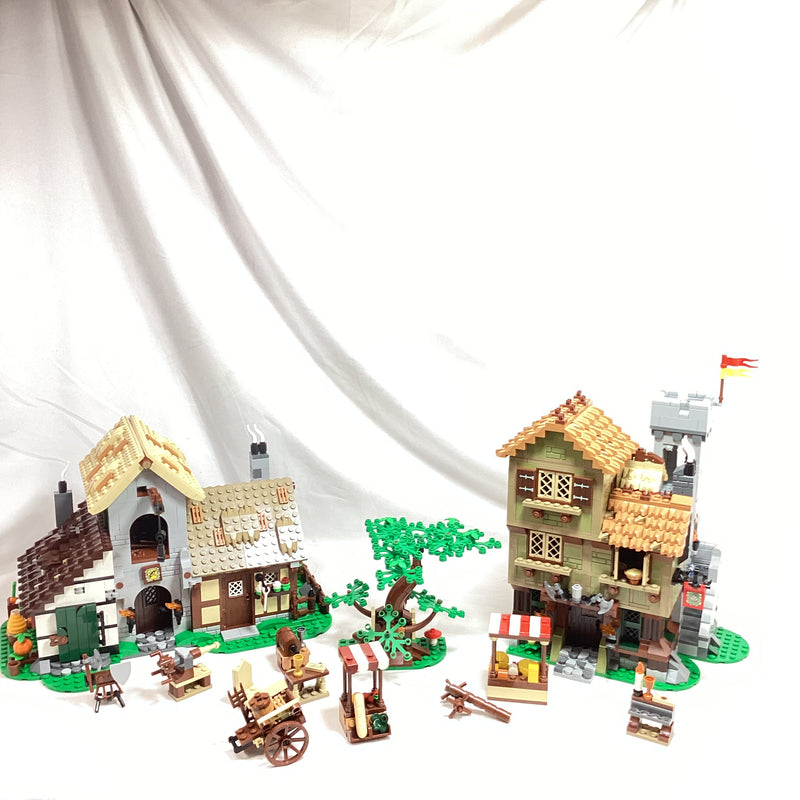 10332 Medieval Town Square (No Minifigures) (Pre-Owned)