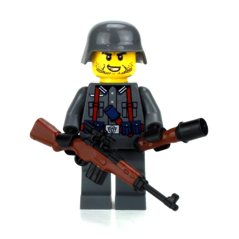 WW II German Soldier With G43 Minifigure