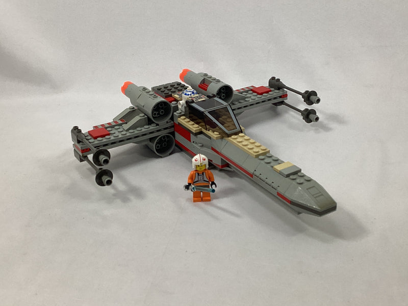 7140 (X-Wing Fighter)(Pre-Owned)(Luke and R2-D2 Only)