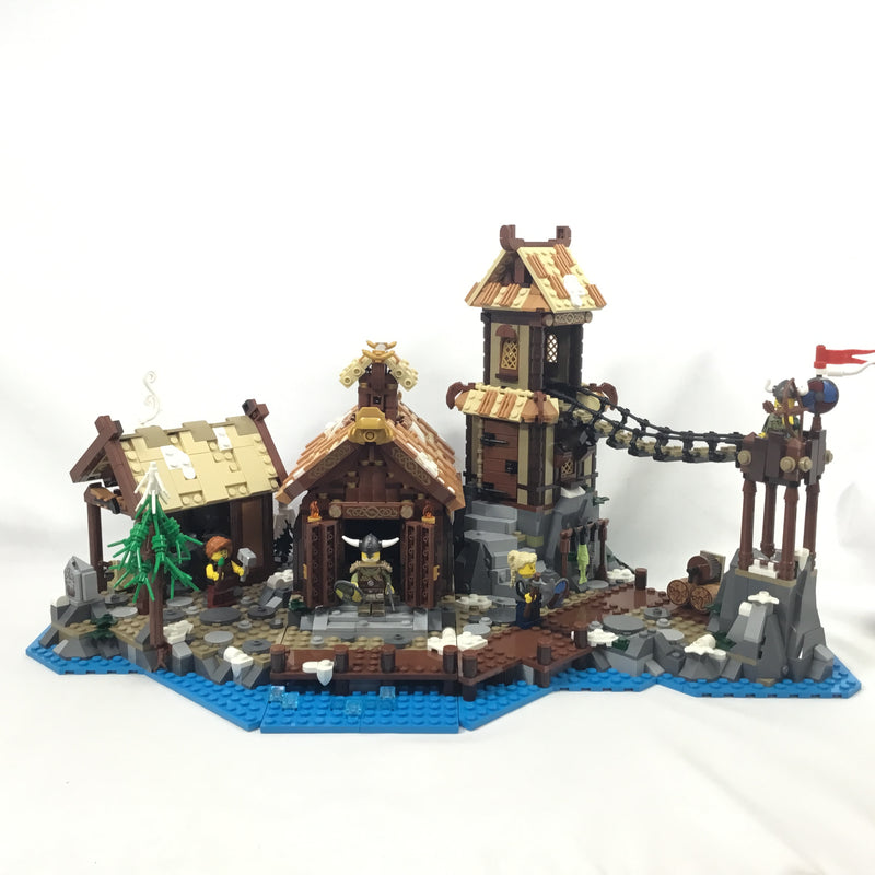 21343 Viking Village (Pre-Owned)