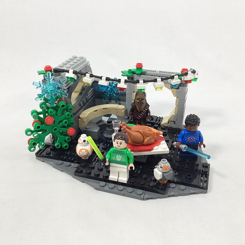 40658 Millennium Falcon Holiday Diorama (Pre-Owned)