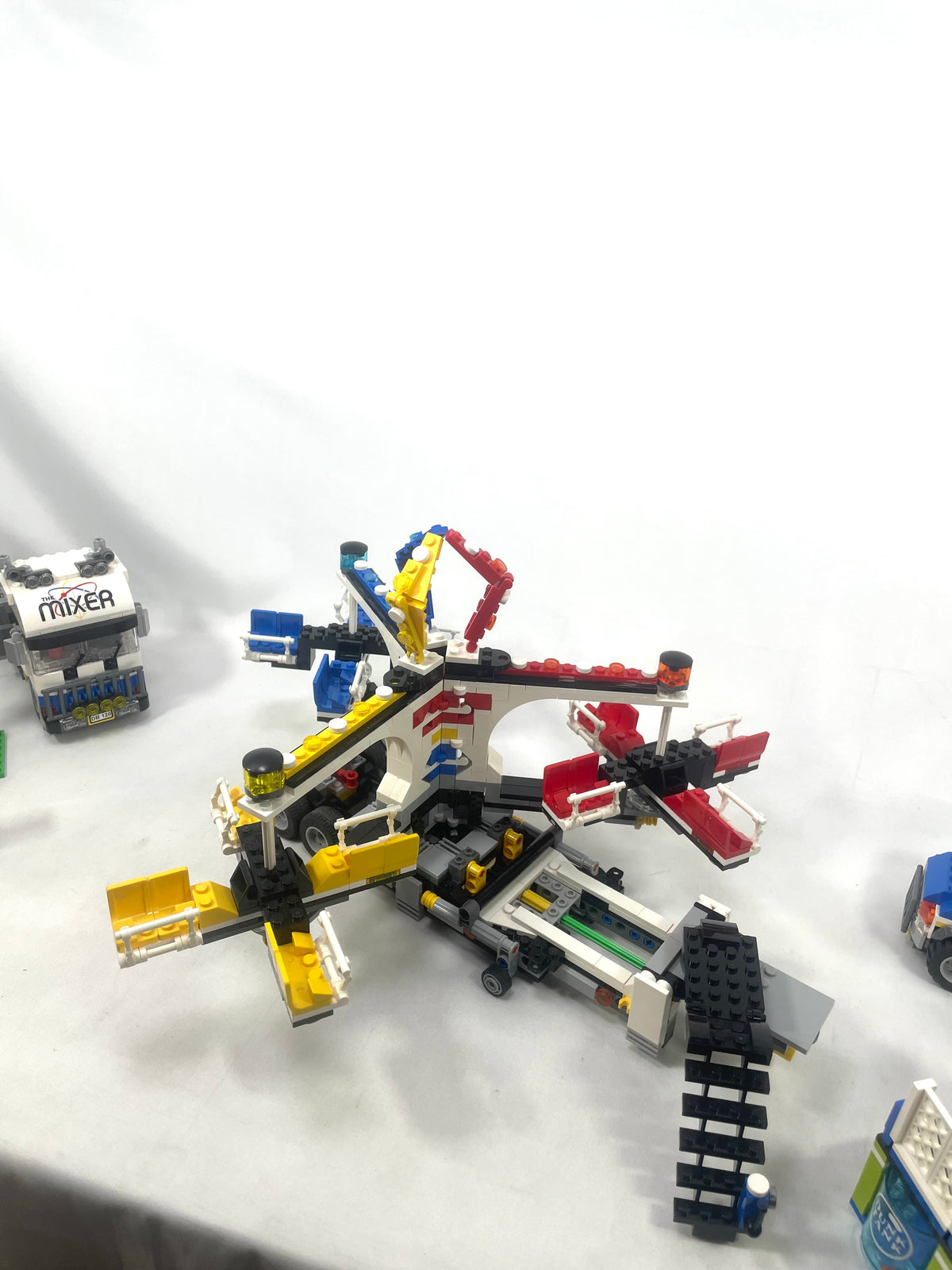 10244 Fairground Mixer (Missing 4 minifigures) (Pre-Owned)