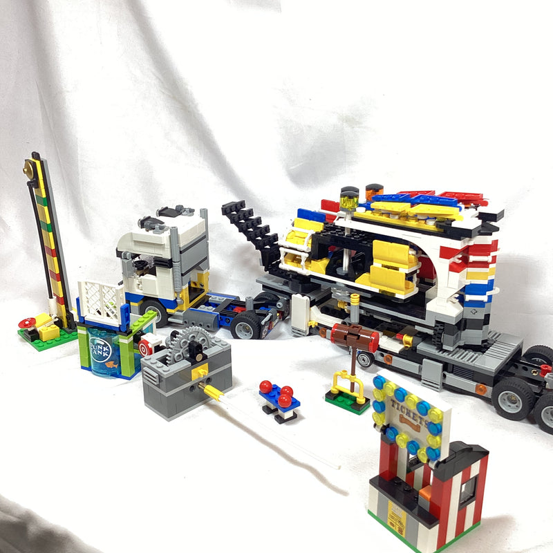 10244 Fairground Mixer (Missing one town minifigure) (Pre-Owned)