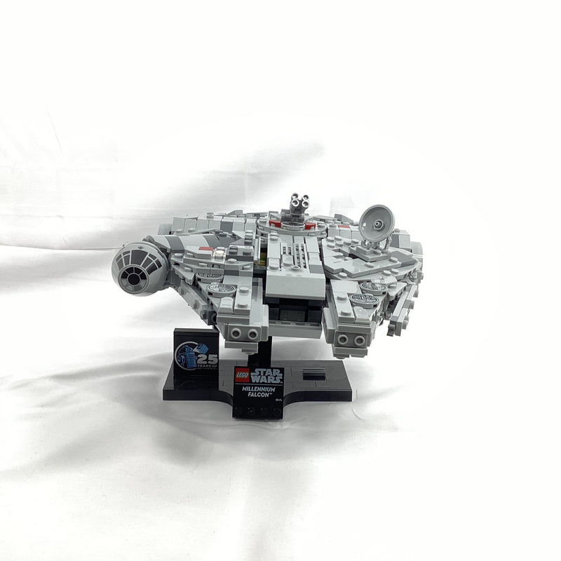 75375 Millennium Falcon