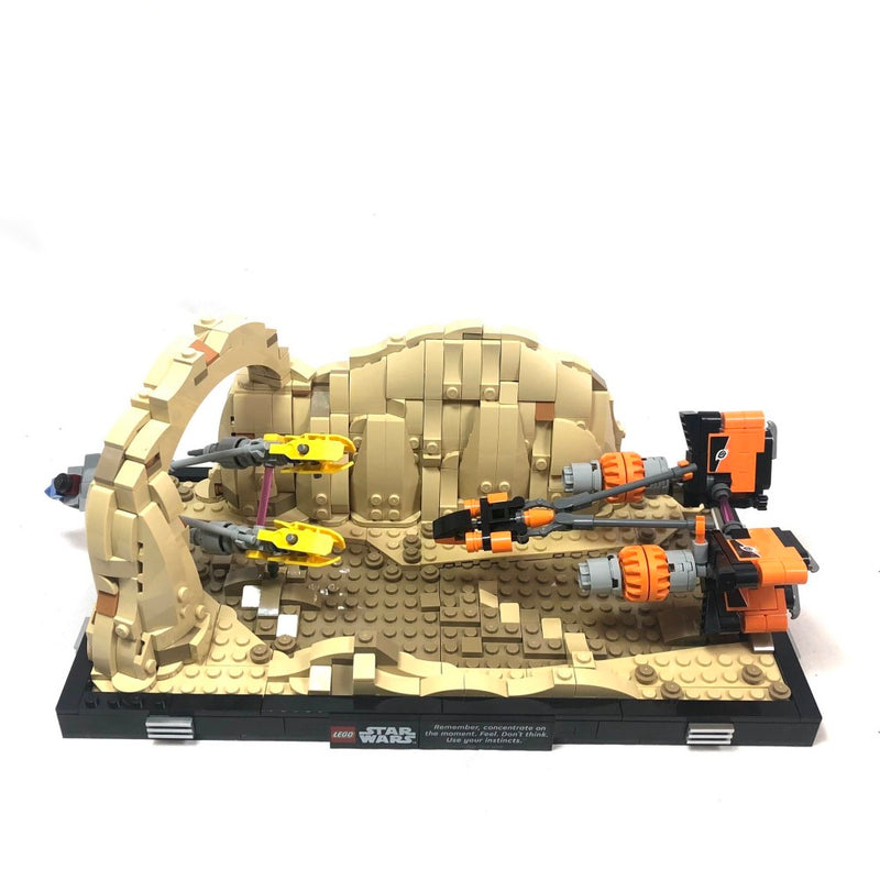 75380 Mos Espa Podrace Diorama (Pre-Owned)