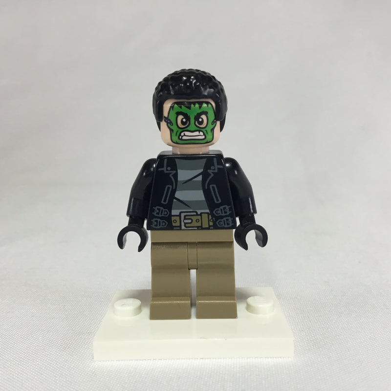 SH421 - Masked Robber - Green Mask, Striped Shirt