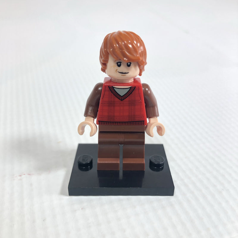 HP123 Ron Weasley, Red Tartan Sweater